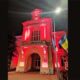 primăria botoșani, iluminată în roșu pentru a marca ziua europeană