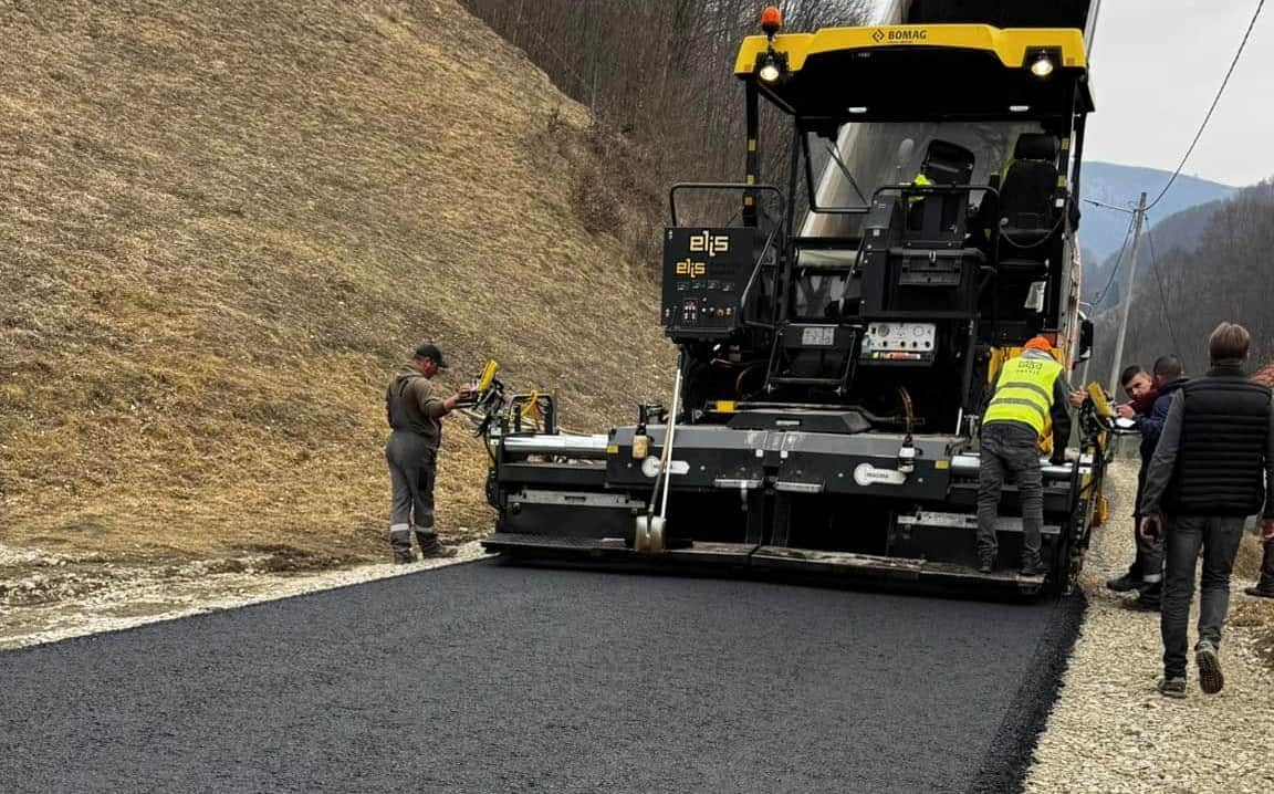 foto: lucrările de modernizare pe dj 107k între galda de