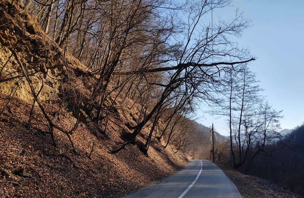 foto Știrea ta: pericol pe drumul dintre pianu de sus