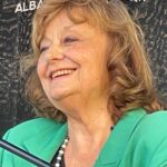 marȚi: poeta ana blandiana va primi titlul de „cetățean de