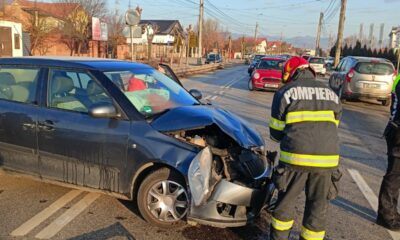 update foto: accident rutier la alba iulia. două mașini s au