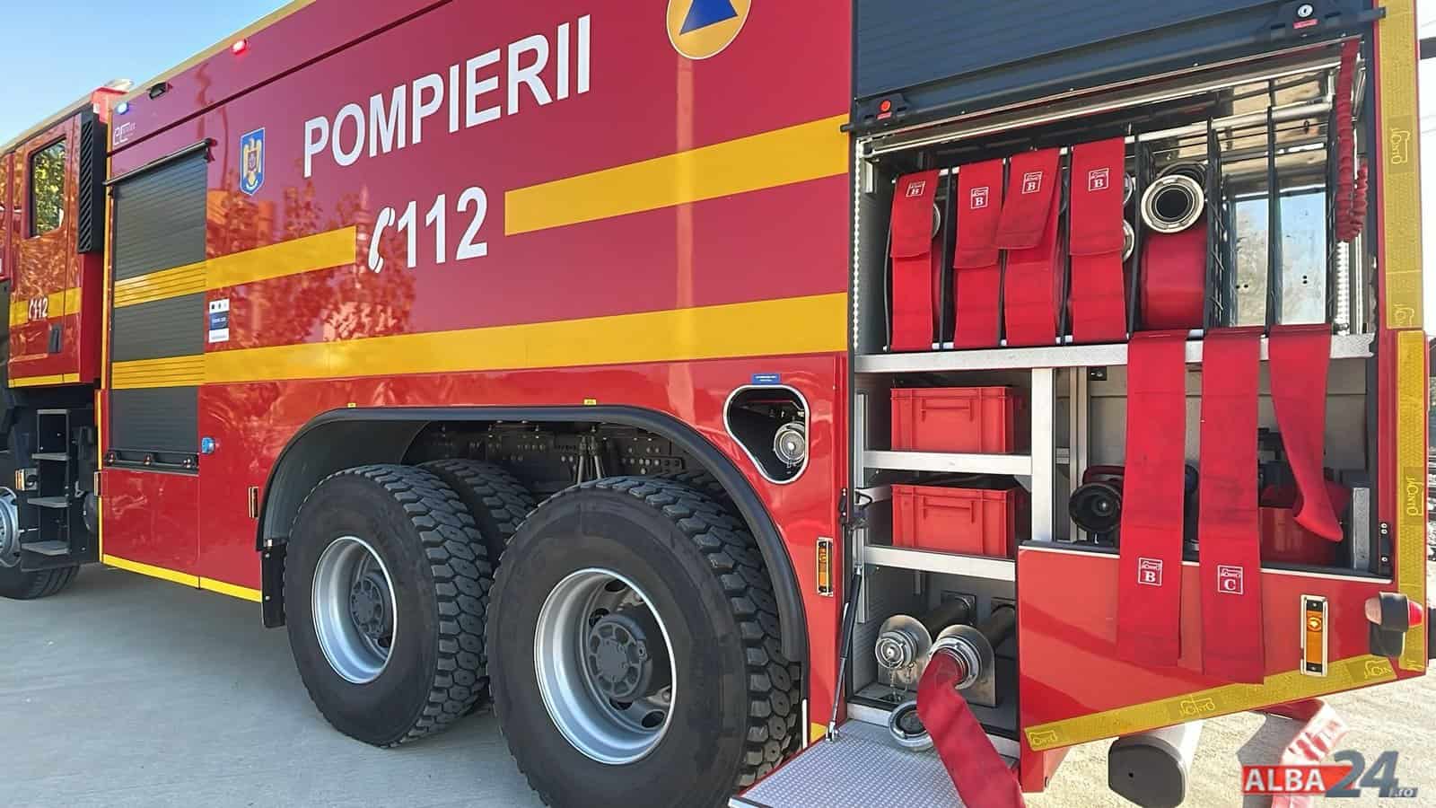 update: incendiu la o casă din alba iulia. pompierii intervin