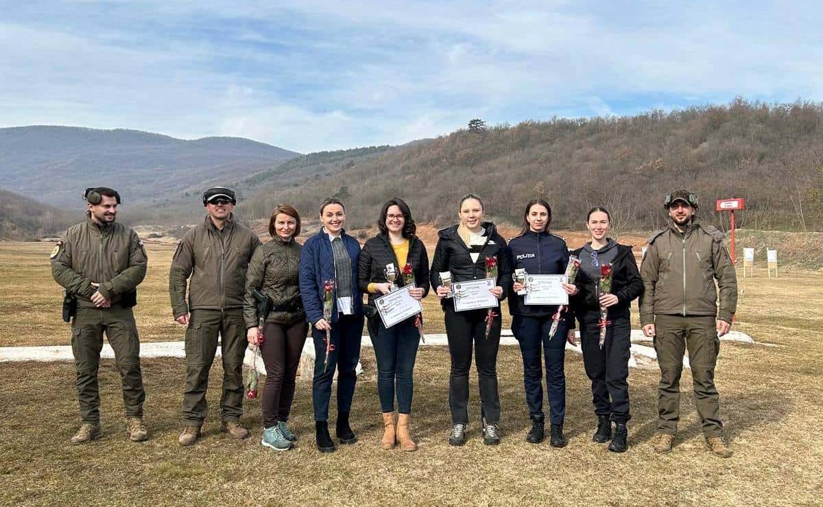 video: câștigătoarele concursului de tir sportiv organizat de poliția alba,