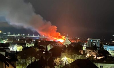 video: incendiu puternic la alba iulia. pompierii intervin cu trei