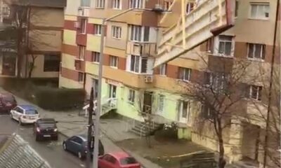 video: momentul în care acoperișul unui bloc din alba iulia