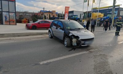 foto: accident la hudum! două mașini s au ciocnit, sâmbătă după amiază.