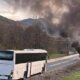 foto incendiu la meteș: un autoturism a luat foc. intervin