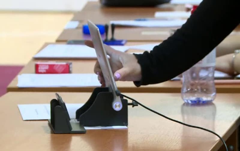 biroul electoral central a centralizat, până la ora 9:00, datele