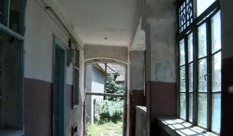 amenajarea centrului multicultural ”dr. ioan mihu” la vinerea, lângă cugir.