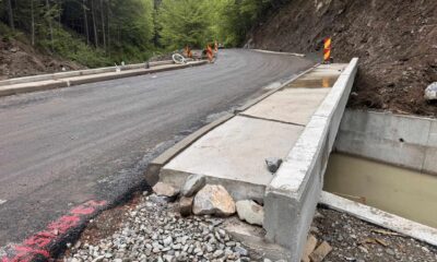 foto: a început turnarea asfaltului pe ultimi 3 kilometri din