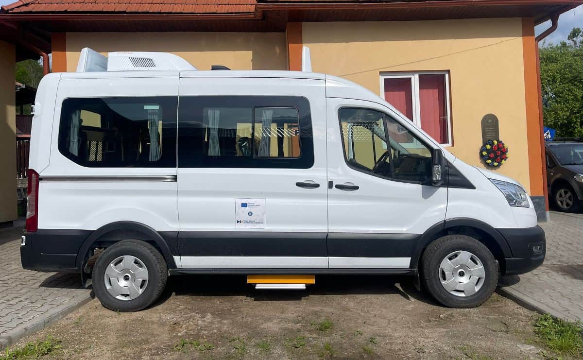 foto: alte două microbuze electrice au ajuns în județul alba.