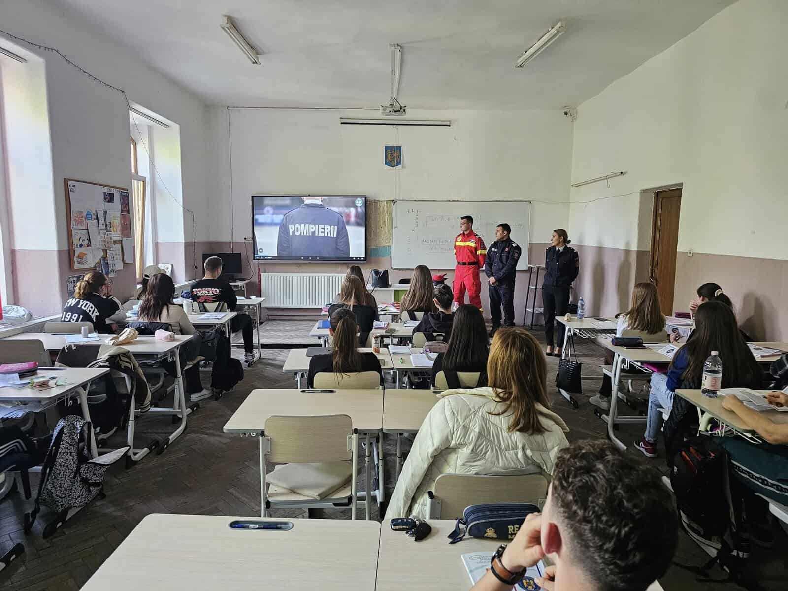 foto: cariera de salvator, promovată de pompierii din alba în