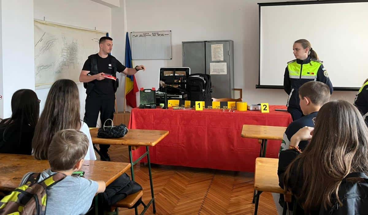 foto: elevii Școlii ”silviu cărpinișianu” sebeș au aflat despre activitatea