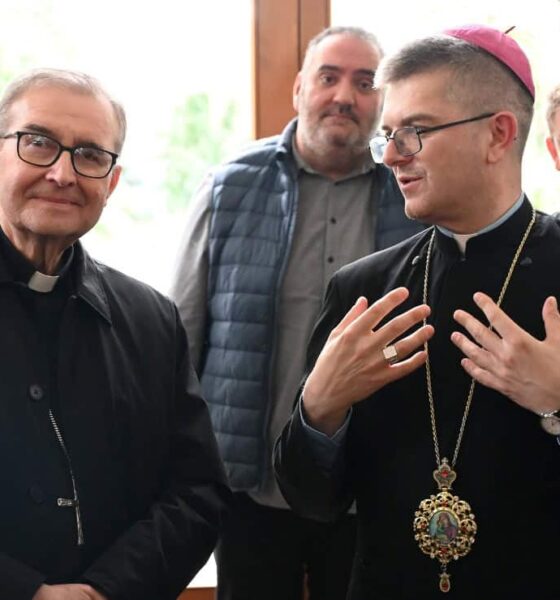 foto: episcopul romano catolic de brescia, în vizită la blaj, alături