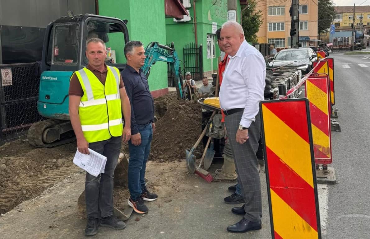 foto: lucrări de relocare în subteran a cablurilor de utilități,