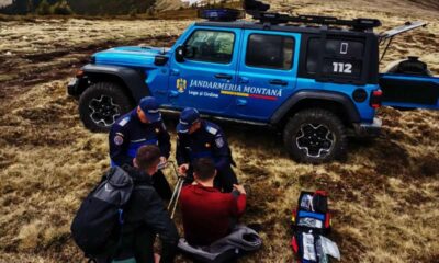 foto: turist salvat de pe munte, de jandarmii din alba.