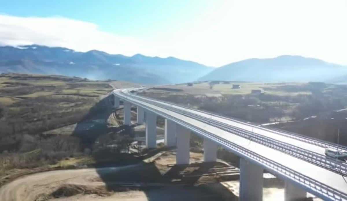Încep lucrările pe lotul 2 al autostrăzii a13 sibiu făgăraș. care