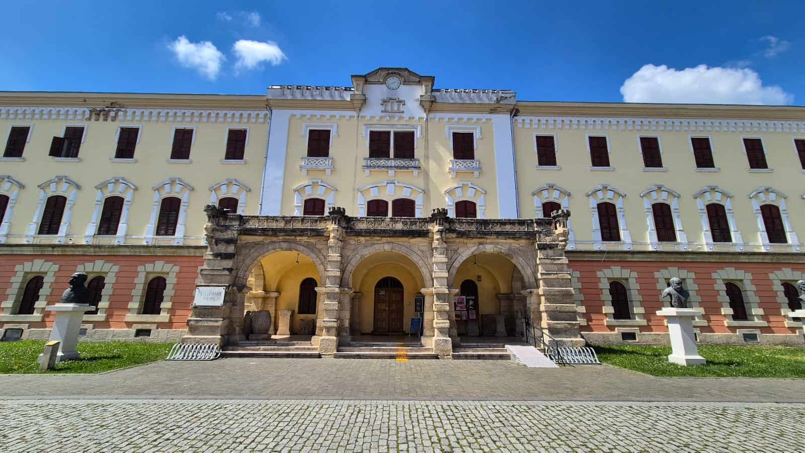 muzeul național al unirii alba iulia va fi închis pentru