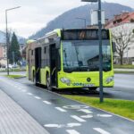 muzică live în autobuz, de „vinerea verde”, la cugir. tinerii