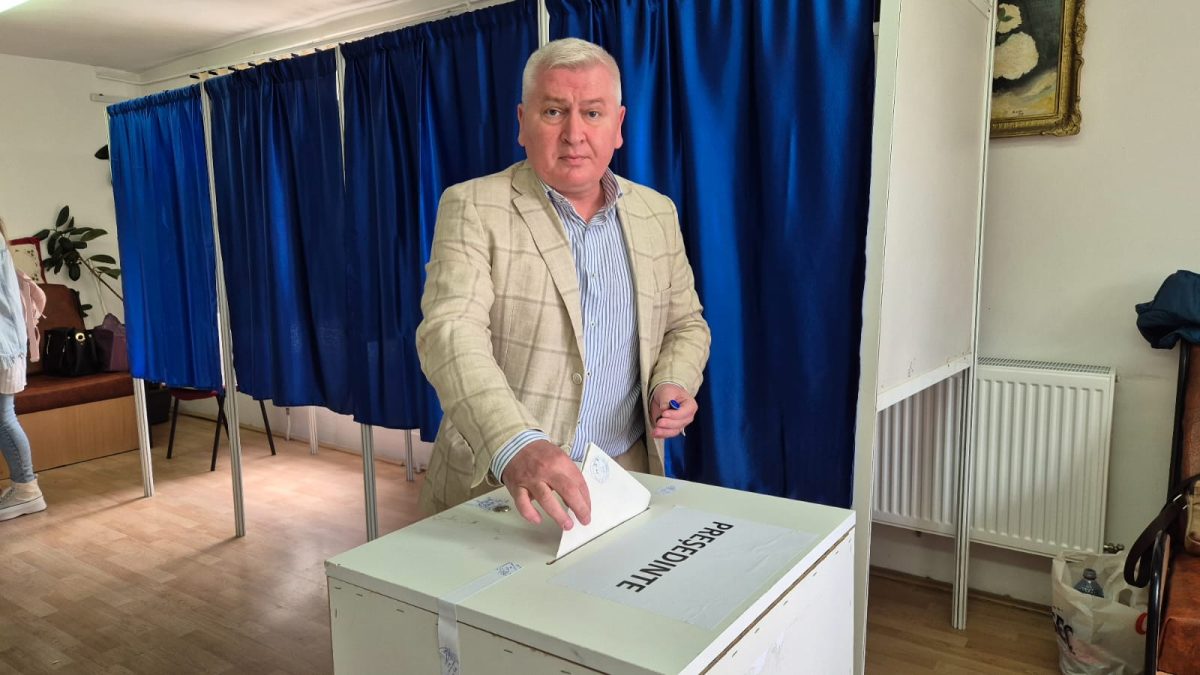 video deputatul pnl florin roman a votat la alba iulia: