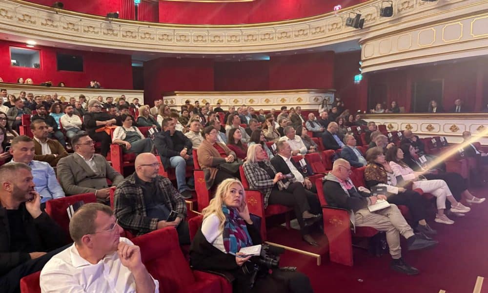 „dezvoltă afaceri inteligente. Ține te de plan, vei reuși!” – a