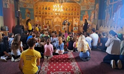 „hristos îi așteaptă pe fiecare cu brațele deschise, nu ca