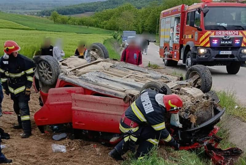 accident la baranca: trei tinere au ajuns la spital după