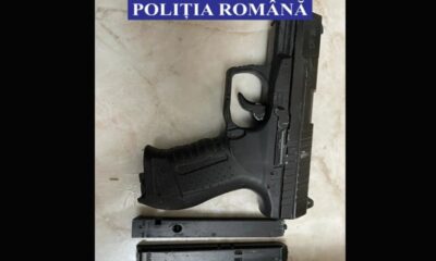 arme confiscate de polițiști în comunele unțeni și tudora