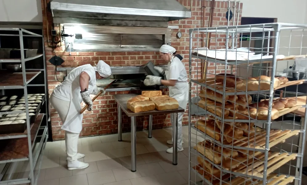 brutăria din trușești, unicat de la țară, care susține o