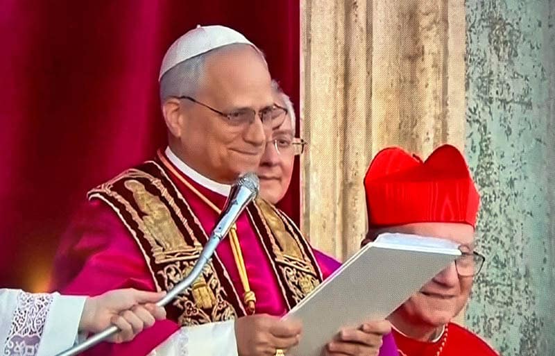 vaticanul are un nou papă: fumul alb a anunțat alegerea