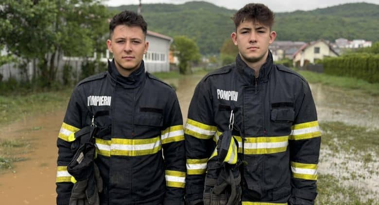 pompieri elevi isu cluj.jpg