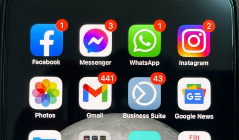 meta introduce autentificare prin „chei de acces” pe facebook și