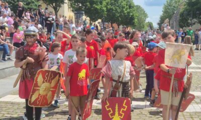 video: defilarea copiilor – legiunea a xiii a gemina minor în