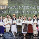 foto: festivalul concurs național de folclor „inimi fierbinți în Țara de