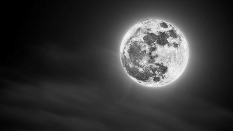 fenomen astronomic rar: „luna neagră” va apărea pe cer la
