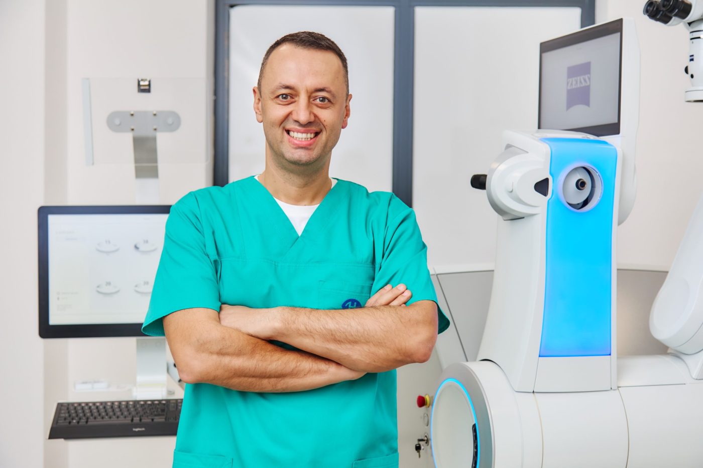 povestea brandului „dr. holhoș”: de la un cabinet la numărul