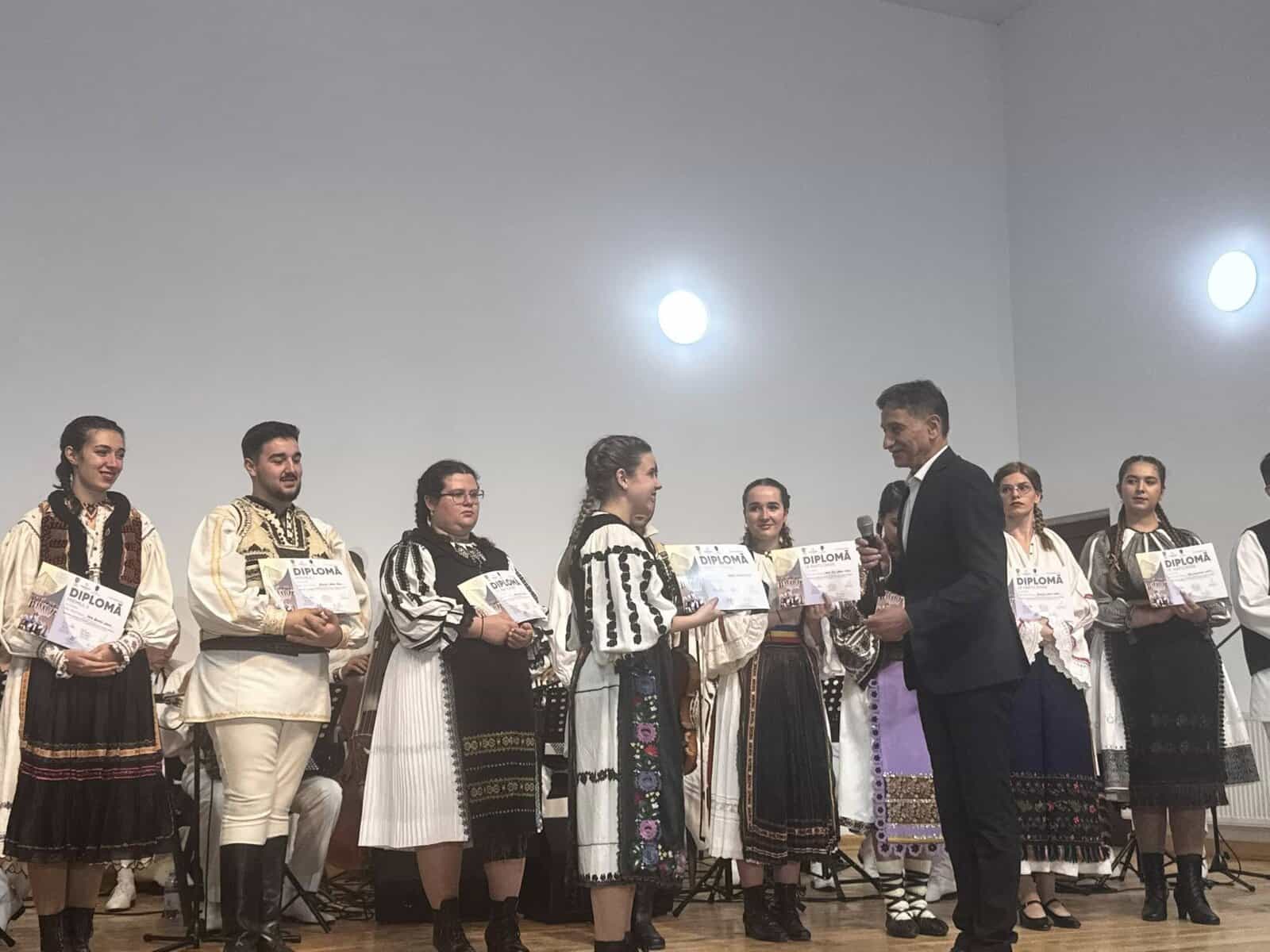 foto: festivalul național de folclor „sus, sus, sus, la moți,