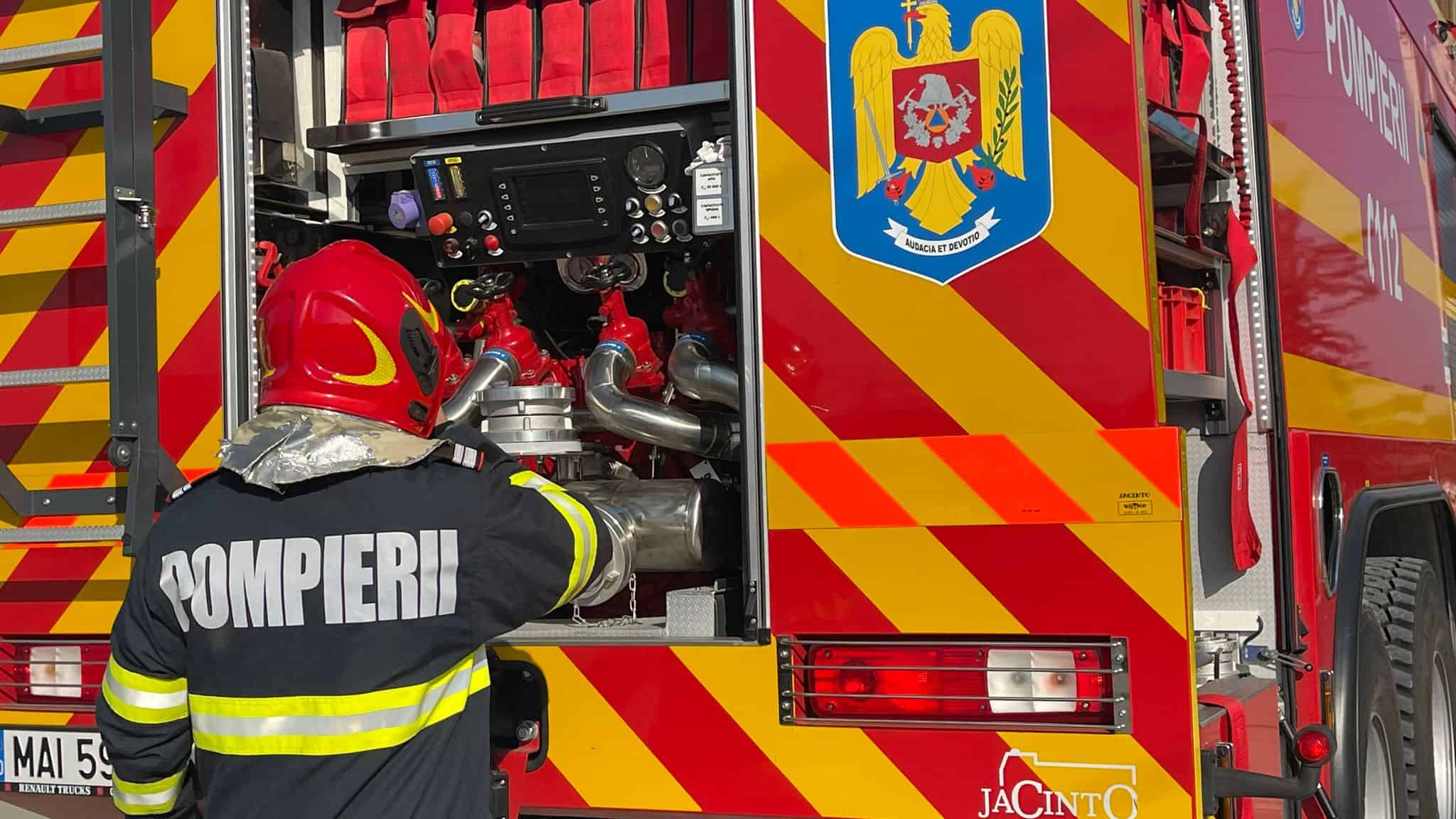incendiu pe autostradă, pe sensul sebeș – orăștie: un autoturism