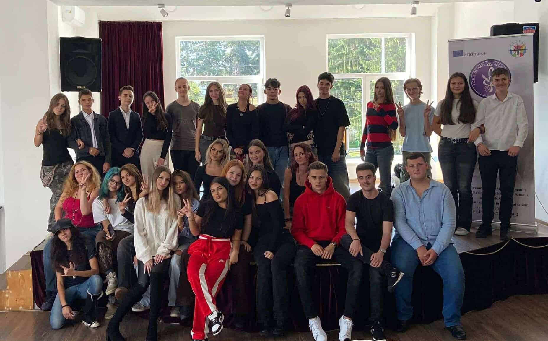 sondaj: balul bobocilor 2025 la liceul de arte „regina maria”