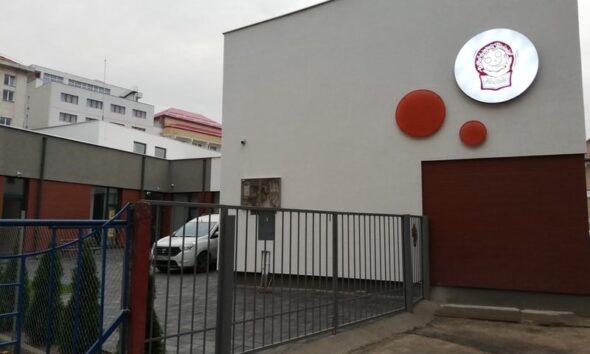 teatrul de păpuși „prichindel” alba iulia prezintă spectacolul ”după melci”,