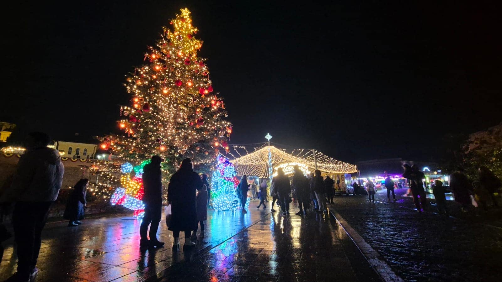 12 – 20 decembrie: colinde la târgul de crăciun de