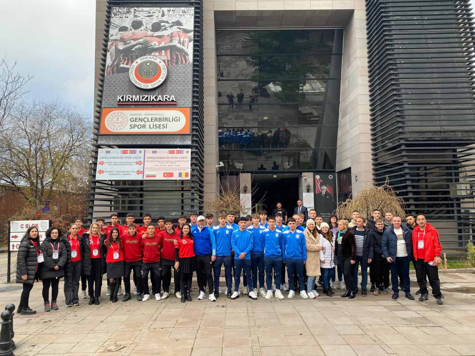 foto: elevi de la liceul cu program sportiv „florin fleșeriu”