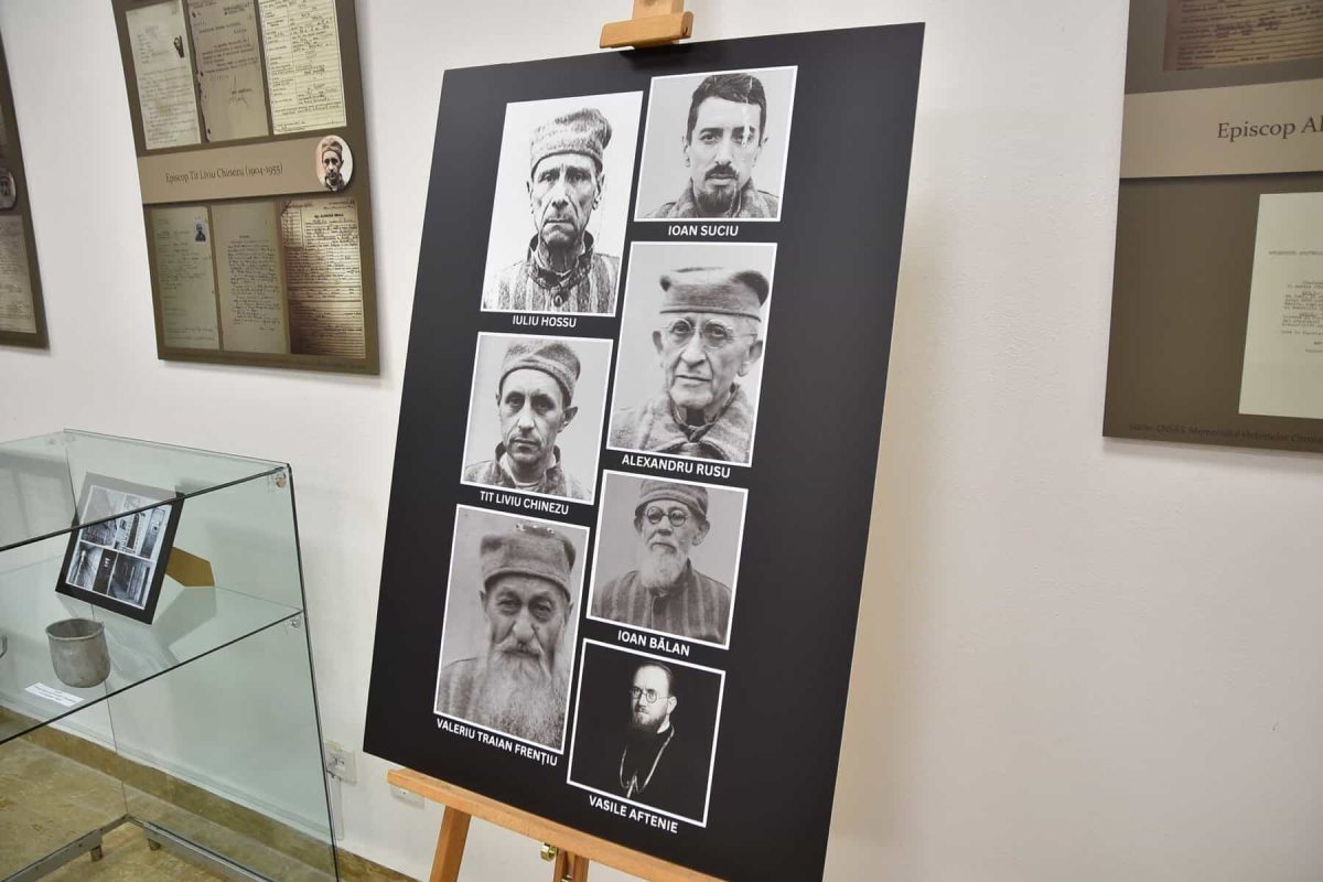 foto: vernisajul expoziției „fericiții episcopi martiri greco catolici români”, la sala