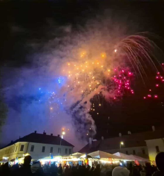 video: spectacol de artificii la alba iulia – 1 decembrie