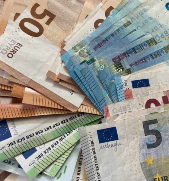 fitch menține ratingul româniei la „bbb minus”, cu perspectivă negativă.