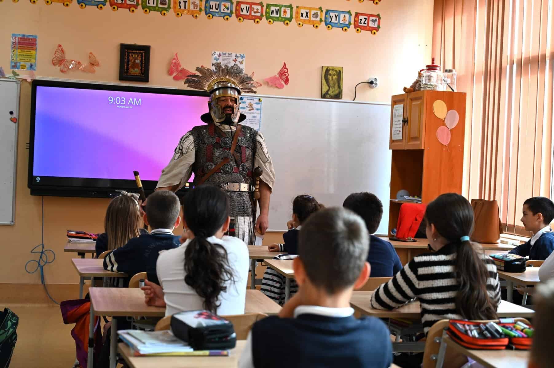 „marea breaslă a micilor meșteri” ajunge în școli. demonstrații educative